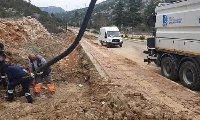 Akseki’de kanalizasyon hattına bakım