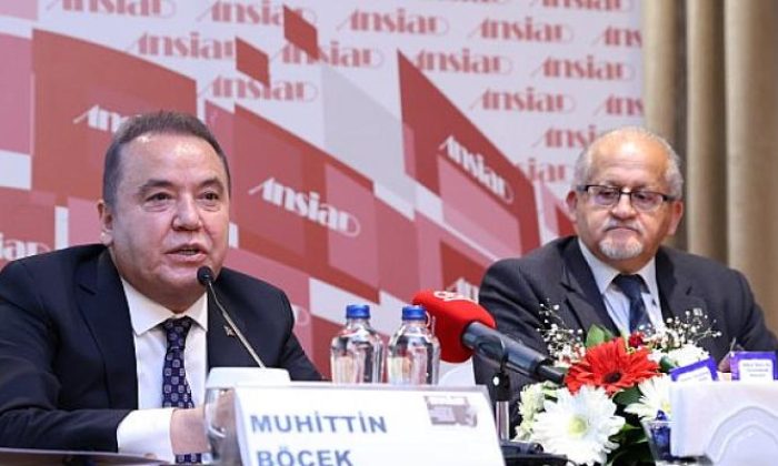 Başkan Böcek, iş insanlarına 3 yılını anlattı