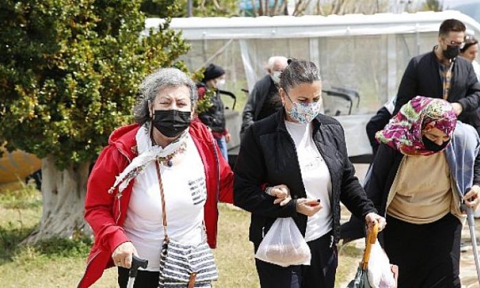 Büyükşehir Dünya Parkinson Günü’nü unutmadı