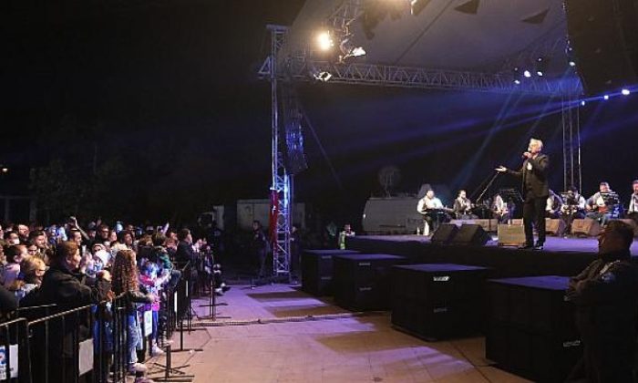 Büyükşehir’in Ramazan Etkinlikleri sürüyor DiyarbakırlılarGecesi halaylarla renklendi