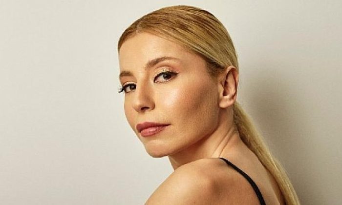 Güçlü kadın şarkılarının söz yazarı Nehir Kıyıcı ile 90’lara yolculuk
