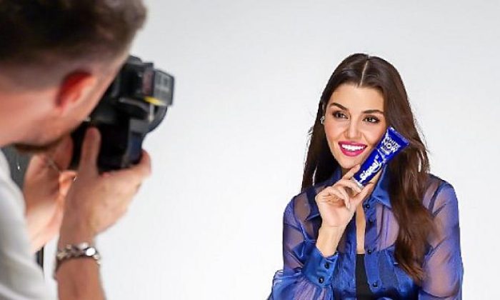 Hande Erçel’in rol aldığı reklam filmi yayınlandı
