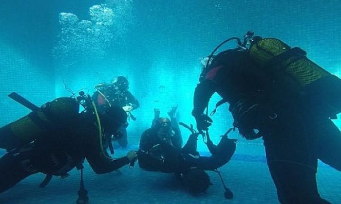 İzmir İtfaiyesi’nin “Kurbağa Adamları” suda hayat kurtaracak