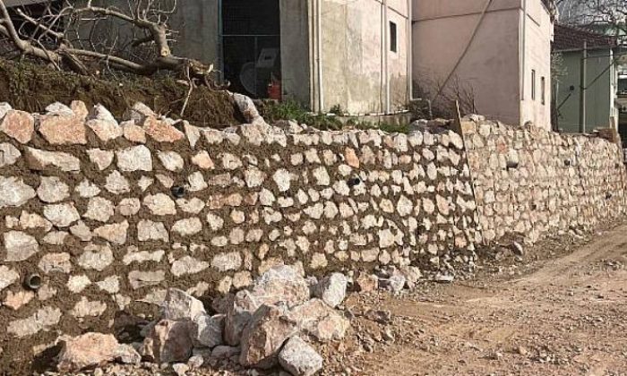 İzmit’in kırsal mahallelerinde yol konforu arttırılıyor