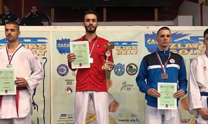 Kağıtsporlu karateciler Golden Belt’den 4 madalya çıkarttı