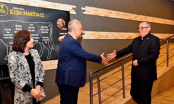 Malkara Belediye Başkanı Ulaş Yurdakul Geçmiş Dönem Belediye Başkanları ve Belediye Meclis Üyeleriyle İftar Programında Bir Araya Geldi
