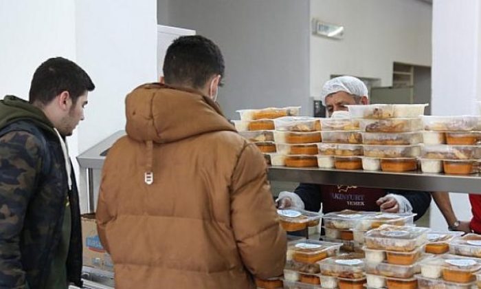 Nilüfer Belediyesi’nden öğrencilere iftar yemeği