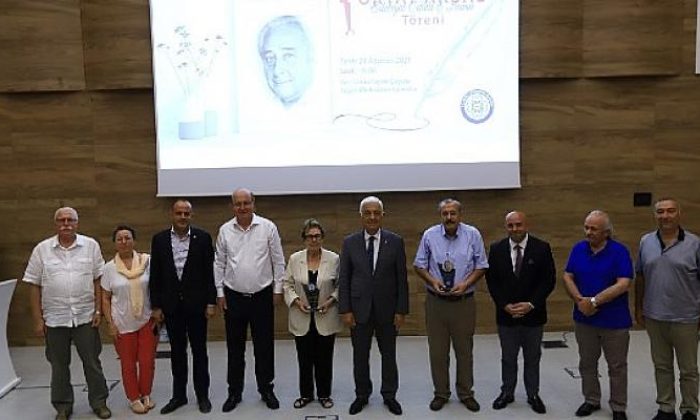Oktay Akbal Edebiyat Ödülüne Yoğun İlgi