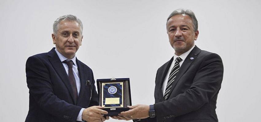 Prof. Dr. Çevik: “Malazgirt, dünya tarihini değiştiren dramatik bir zaferdir”