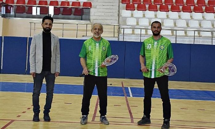 Rektör Çelik, Ödüllü Yönetmen ve Badminton Şampiyonu ile Buluştu.