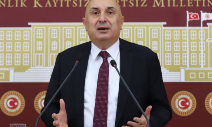 CHP’li Özkoç: Tarih millet için değil, koltuk için belirlendi