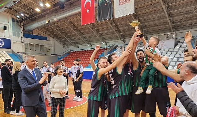 Değirmenderespor Basketbol Kadrosu Kocaeli Şampiyonu