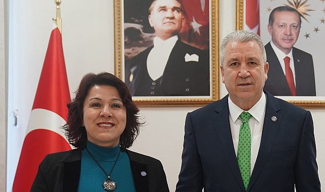 Egeli bilim insanlarından el titremesine “Elektromıknatıslı Eldiven” ile tahlil