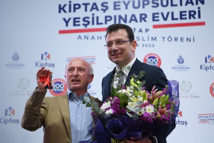 Eyüpsultan’da birinci hak sahipleri meskenlerine kavuştu