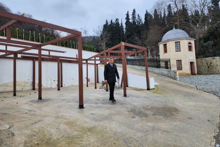 Gölcük’te bayanların el emeği için satış noktası