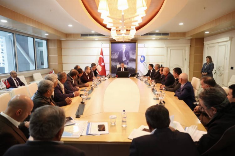 Lider Böcek muhtarların problemlerini dinledi