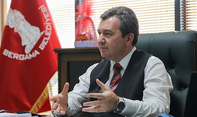 Lider Koştu, “Bergama’yı 10 yıl hizmetsizliğe mahkûm edenler Kamyon ve Tır Garajı üzerinden siyaset yapıyor”