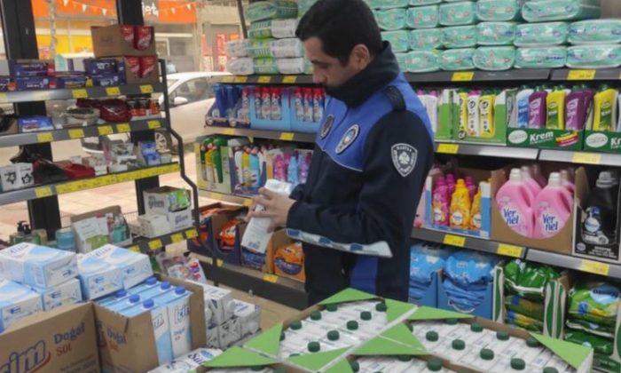 Manisa Büyükşehir Zabıtası’ndan kontrollere devam