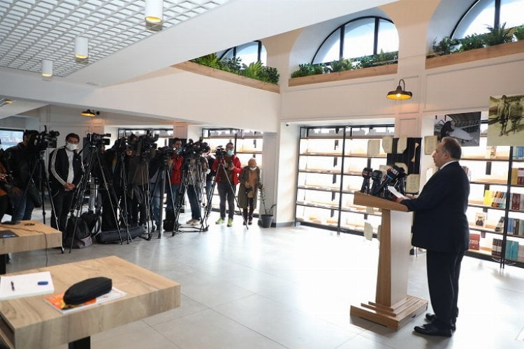 Mustafa Yalçın’dan gazetecilere takdir