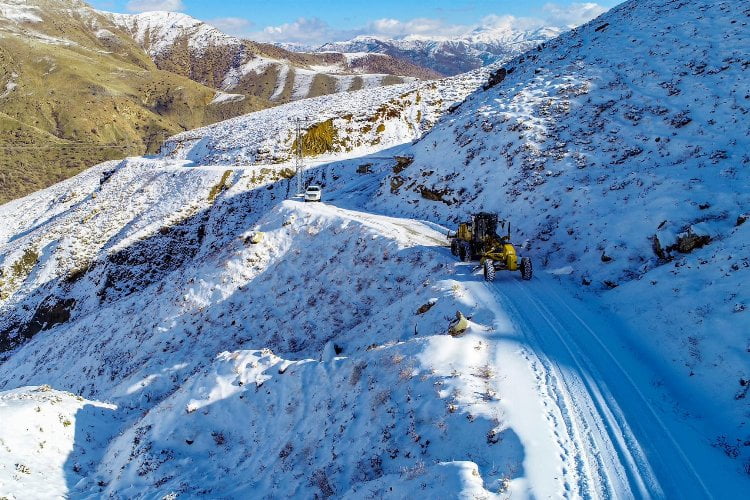 Sason’da kardan kapanan küme yolu ulaşıma açıldı