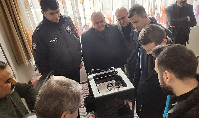 TEGV ve Lloyd’s Register Foundation’ın dayanağıyla Kastamonu’daki Halime Celal Budak İlkokulu’nda kurulan tasarım ve maharet atölyesi açıldı