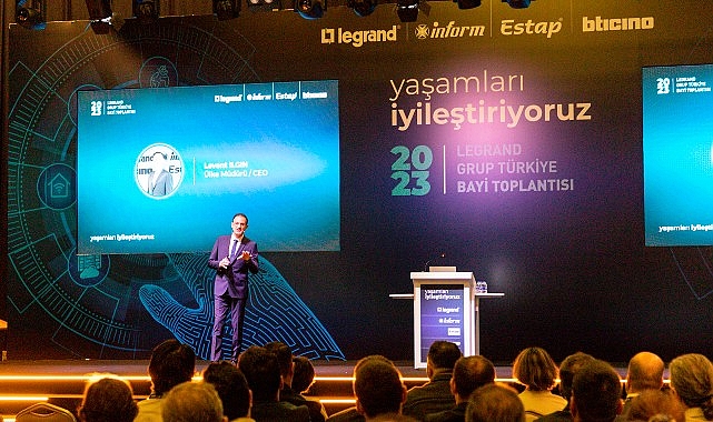 “Yaşamları İyileştiriyoruz” sloganı ile yola çıkan Legrand Küme Türkiye klasik bayi toplantısında iş ortaklarıyla bir ortaya geldi