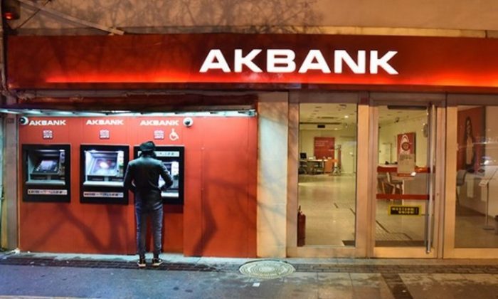 Akbank’tan afet bölgesine dayanak