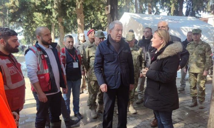 Bakan Akar, Lider Hürriyet’ten bilgi aldı