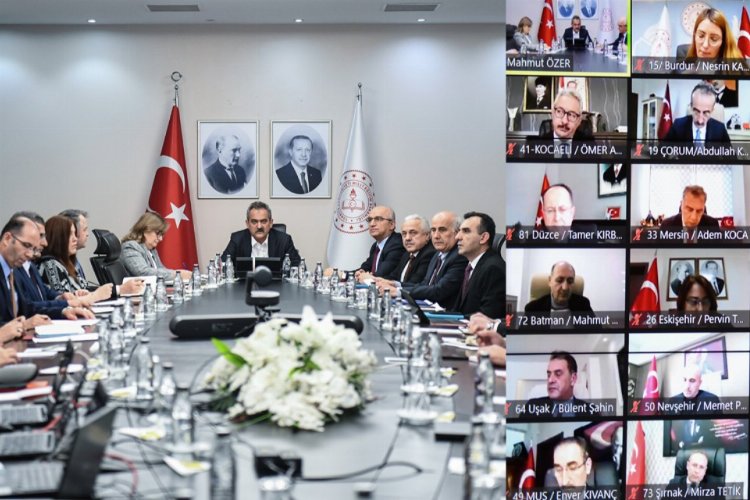 Bakan Özer 71 ilin müdürleriyle toplandı