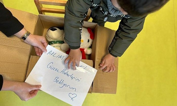 Bayraklılı miniklerden duygulandıran dayanak