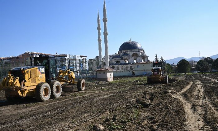 Bursa, Hatay’da barınma için kolları sıvadı