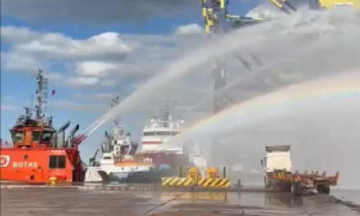Cayır cayır yanan İskenderun’a müdahale sürüyor