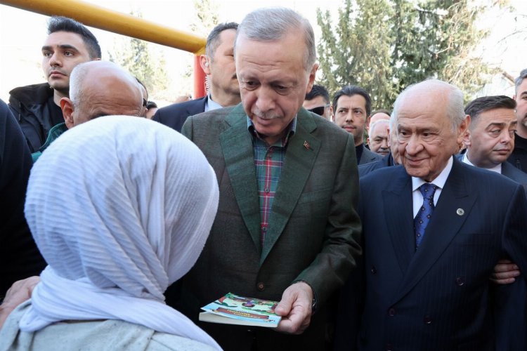 Cumhurbaşkanı Erdoğan ve Bahçeli afet bölgesinde… Kentlerdeki köyleri de ayağı kaldıracağız