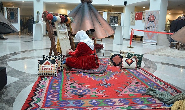 El üretimi Uşak Halıları, Kıbrıs Çağdaş Sanat Müzesi’nde!
