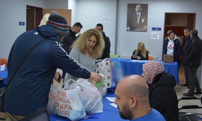 EÜ’de toplanan birebir yardımların birinci etabı sarsıntı bölgesine gönderildi