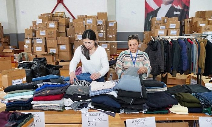 Gaziemir Belediyesi’nden ilçeye yerleşen depremzedelere tam takviye