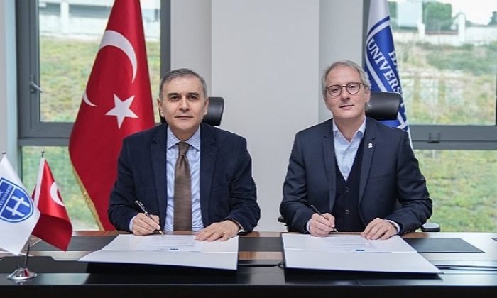 Haliç Üniversitesi ve Hefa Dokuma Üniversitesi-Sanayi İş Birliği Kapsamında Bir Ortaya Geldi