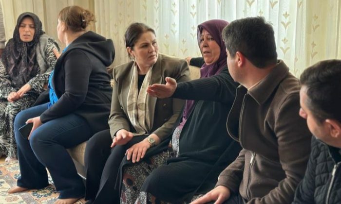 İpsala’daki depremzede ailelere AK Parti’den ziyaret
