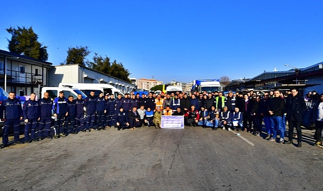 İzmir Büyükşehir Belediyesi’nden afet bölgesine işçi takviyesi 71 kişilik birinci grup yola çıktı