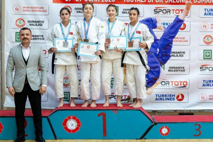Judoda tepe Kağıtspor’un