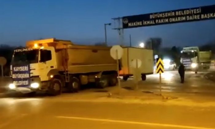 Kayseri Büyükşehir’den sarsıntı bölgesine destek
