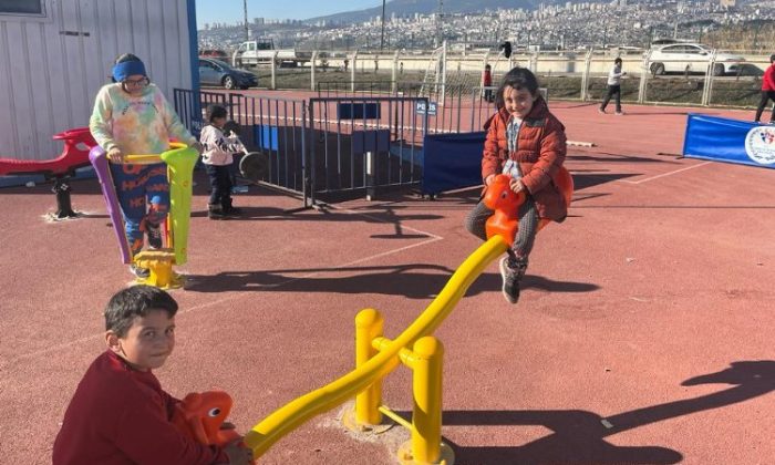 Kayseri Melikgazi’den zelzele bölgesine çocuk parkı