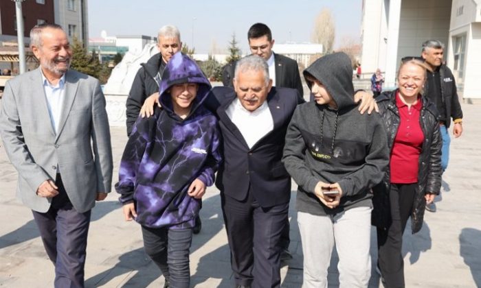 Kayseri’de depremzede öğrenciye fiyatsız ulaşım