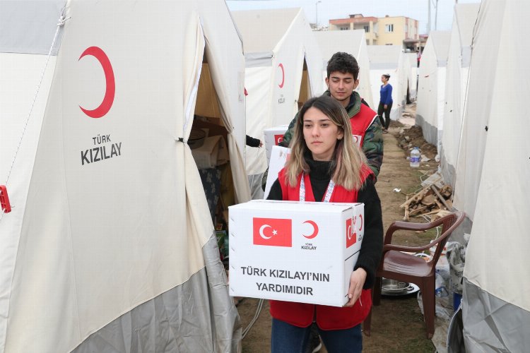 Kızılay hijyen materyalleri dağıtımlarına yük veriyor