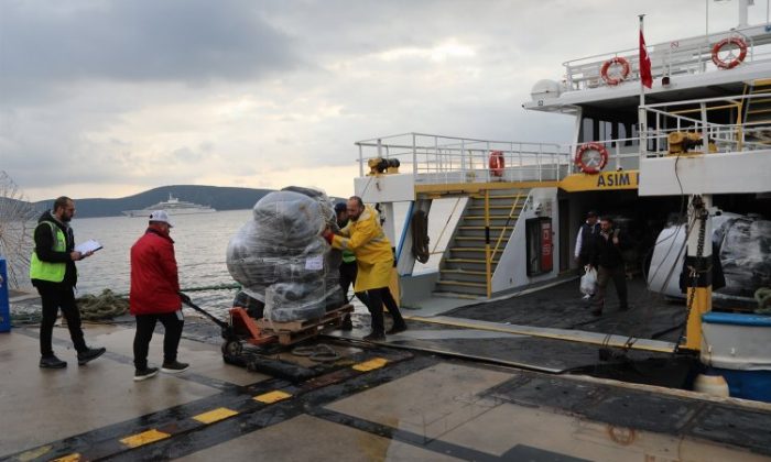 Komşu adalardan yardım seferberliğine Bodrum aracılık ediyor