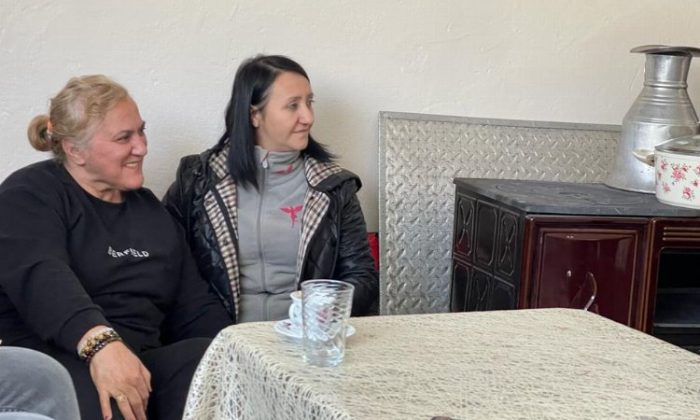 Lider Tekin, sarsıntı bölgelerini ziyaret etti
