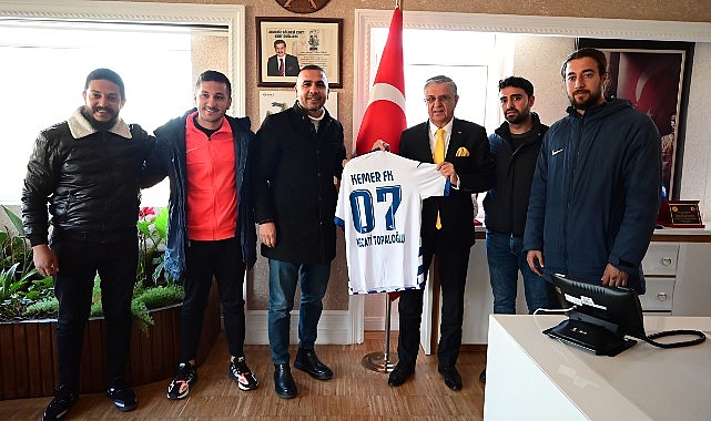Lider Topaloğlu’na forma ikramı