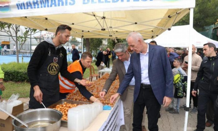 Marmaris Belediyesi’nden depremzedelerle ‘el ele’ dayanışma