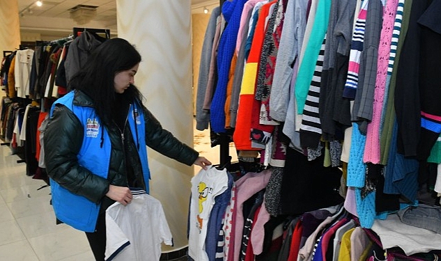 Mersin Yenişehir Belediyesi Mersin’e gelen afetzedeler için giysi meskeni kurdu