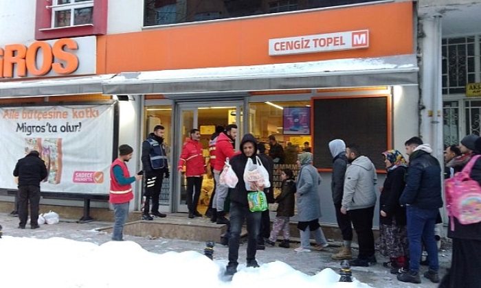 Migros’un 30 Yardım Tırı Sarsıntı Bölgesine Gitti, 30 Tır Daha Hazırlanıyor